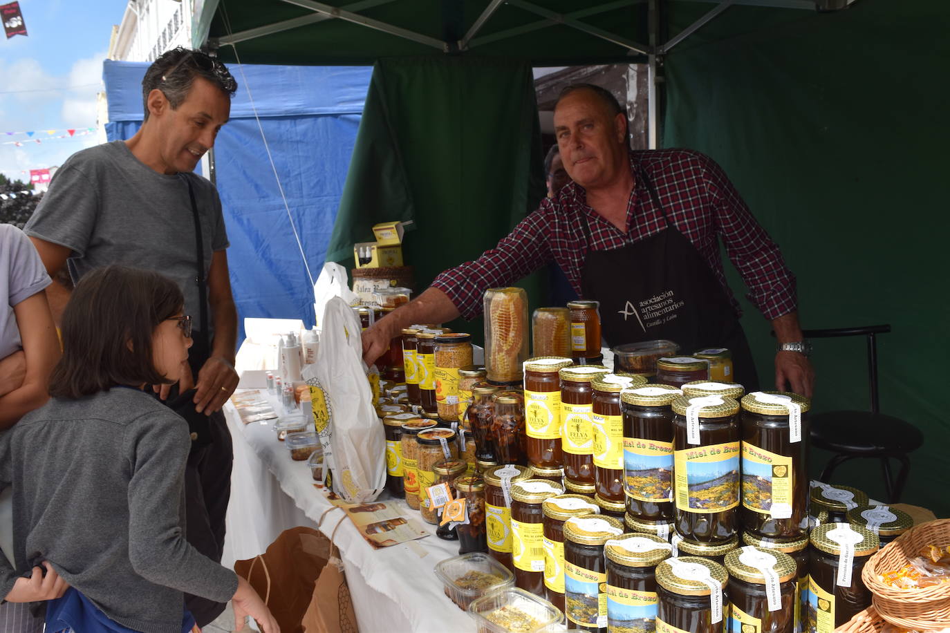 Una de los puestos de la feria.