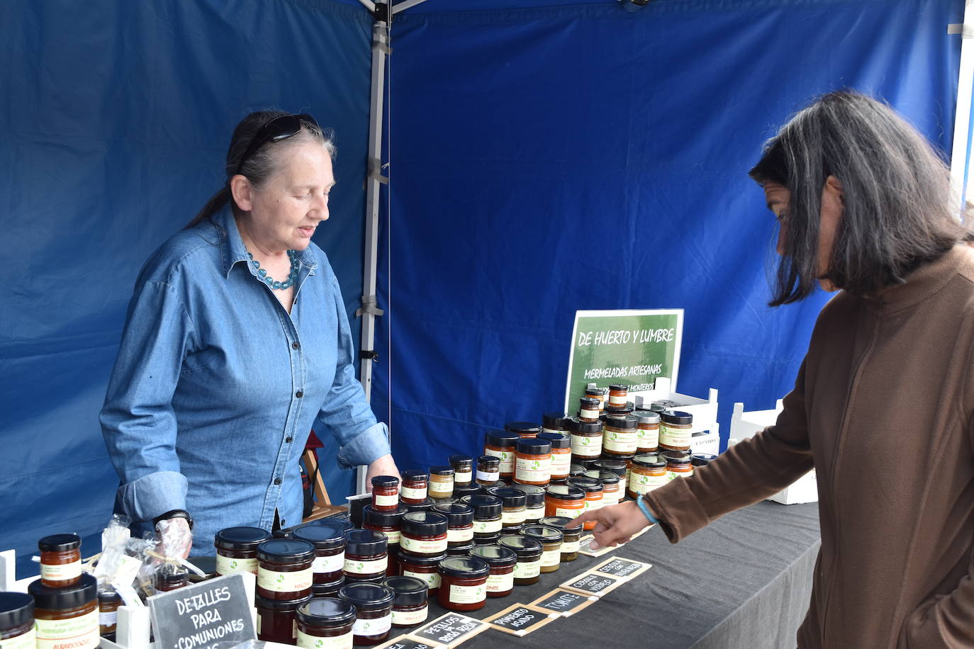 Una de los puestos de la feria.
