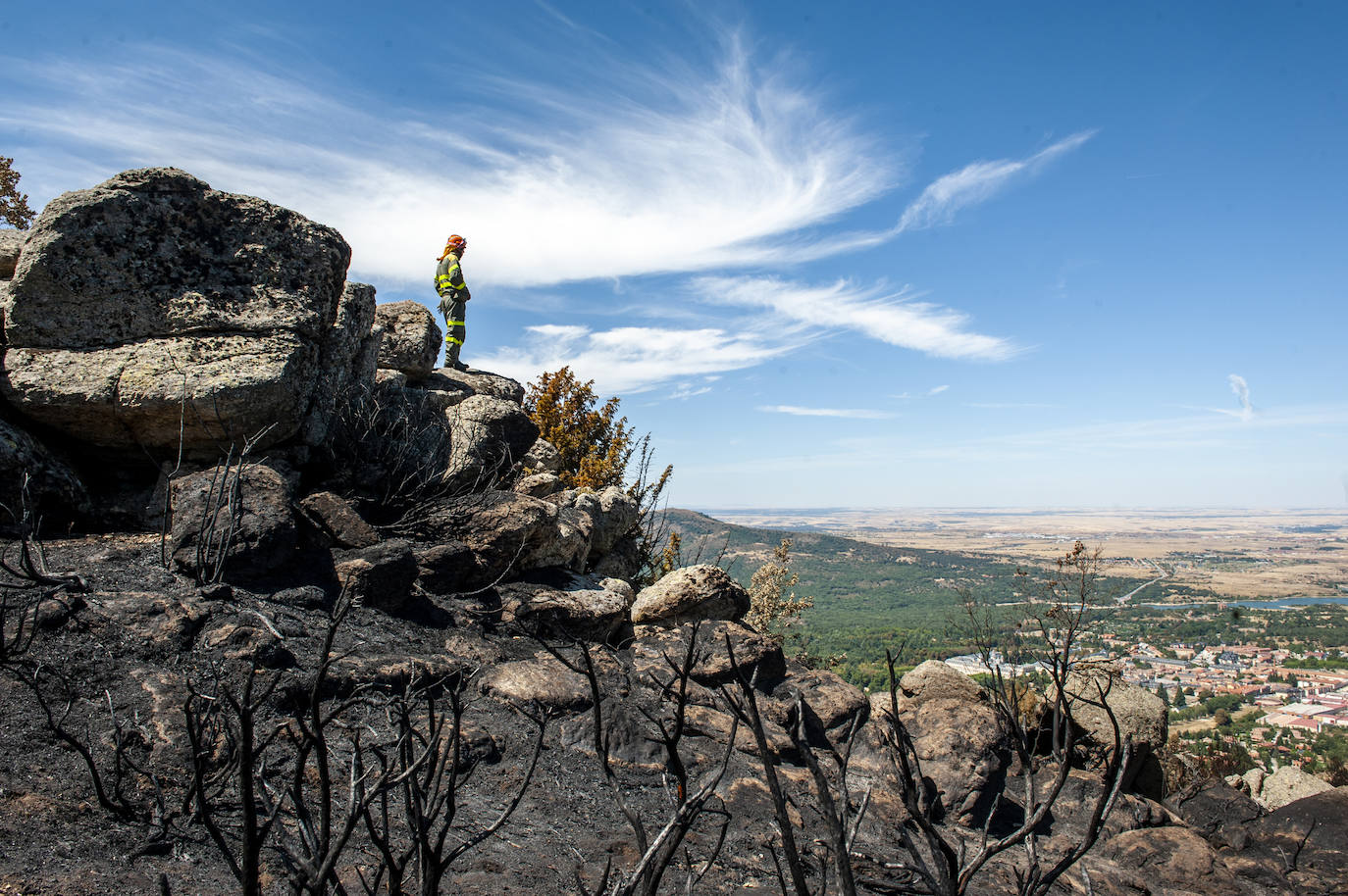 Recorrido por la devastación natural de una parte de la sierra de Guadarrama que ha quedado arrasada por las llamas del incendio que se declaró en La Granja hace nueve días