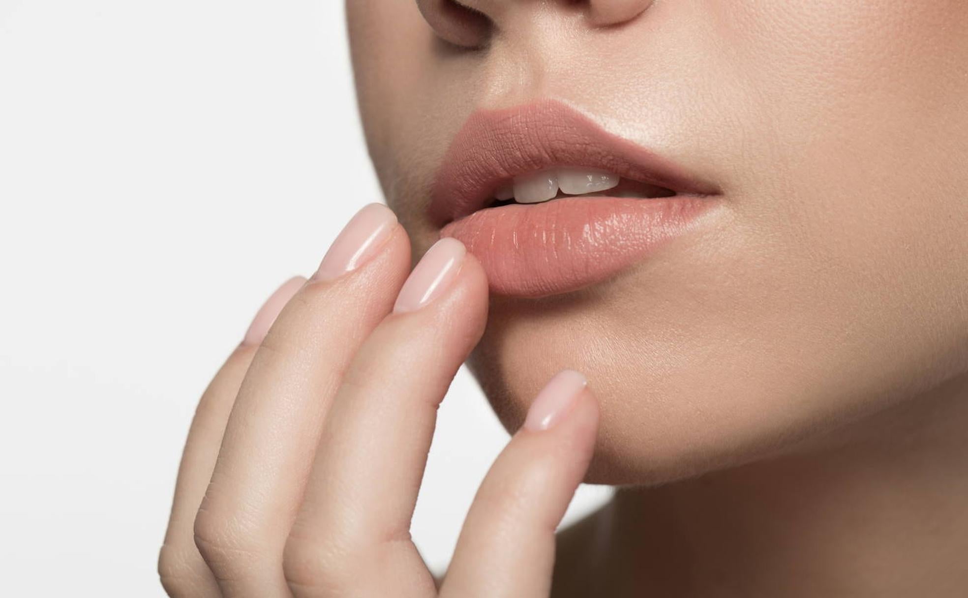 Cosmética natural para labios y uñas. 