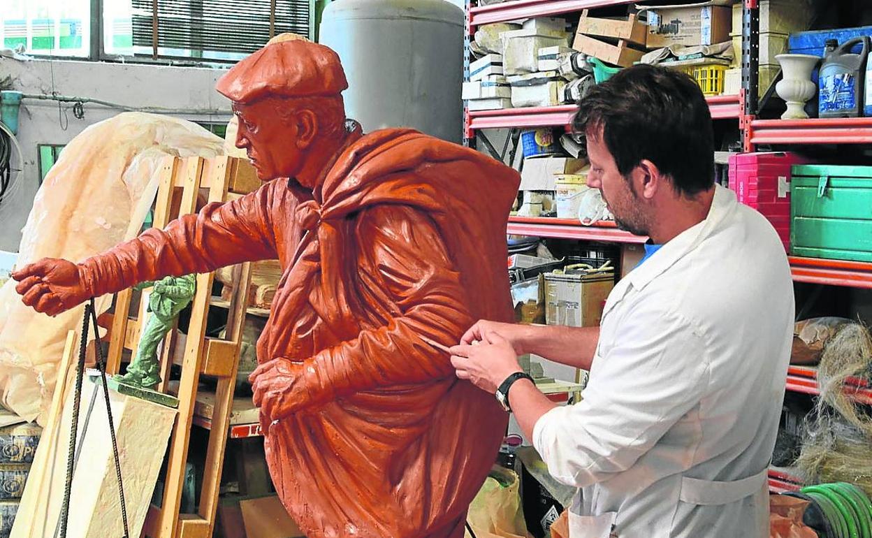 Sergio García trabaja en la obra que presentará el mes próximo en Herrera de Valdecañas.