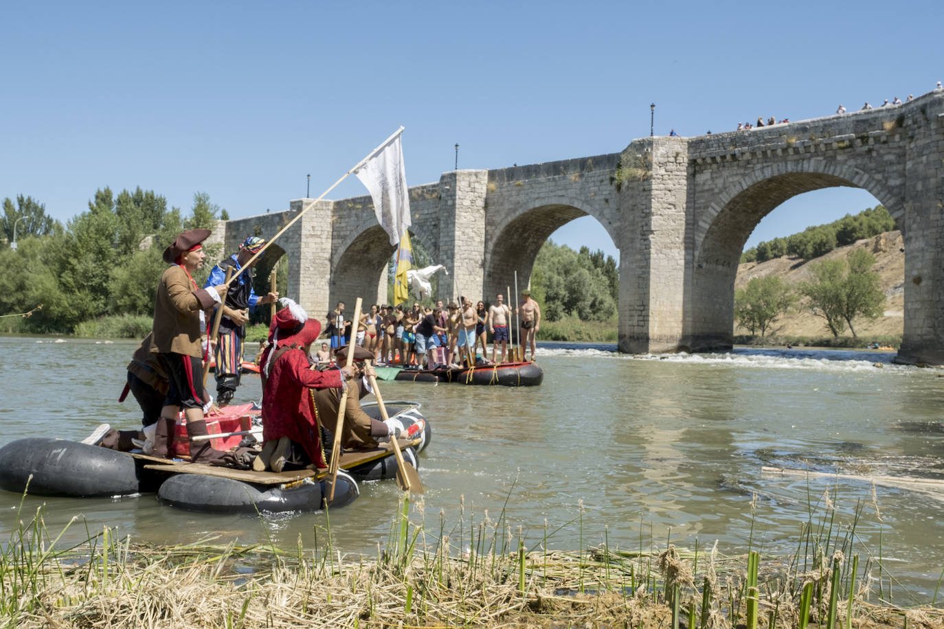 Fotos: Descenso en balsas en Cabezón de Pisuerga