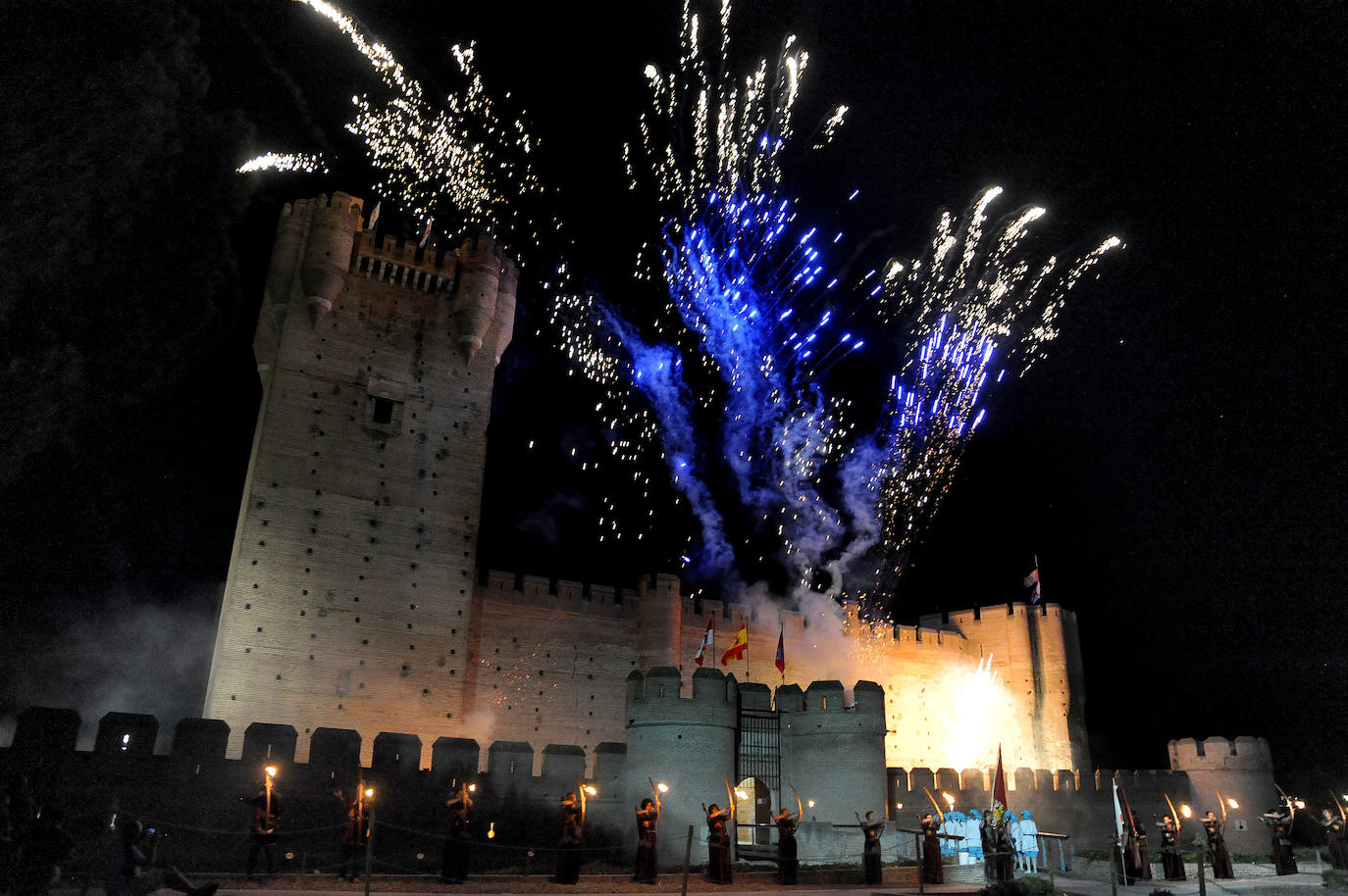 La Villa de las Ferias volvió a evocar uno de los capítulos históricos más relevantes de su época dorada con la recreación de la Quema de Medina, uno de los espectáculos más destacados de la Feria Renacentista Imperiales y Comuneros. 