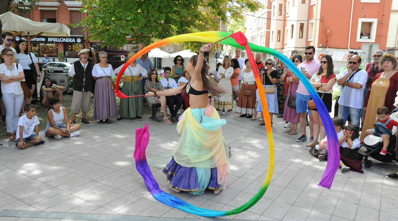 Fotos: Exhibición de danza del vientre en la Feria Renacentista de Medina del Campo