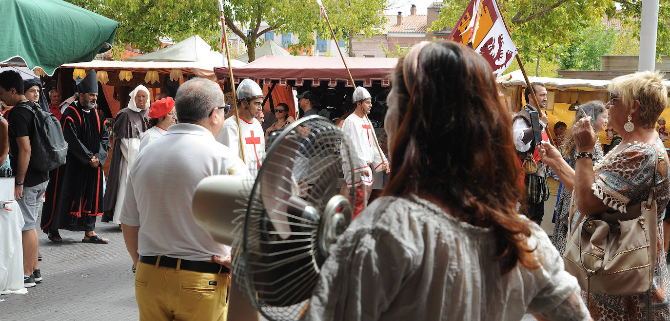 Fotos: Desfile de la reina Isabel y su hermano Alfonso en la Feria Renacentista de Medina del Campo