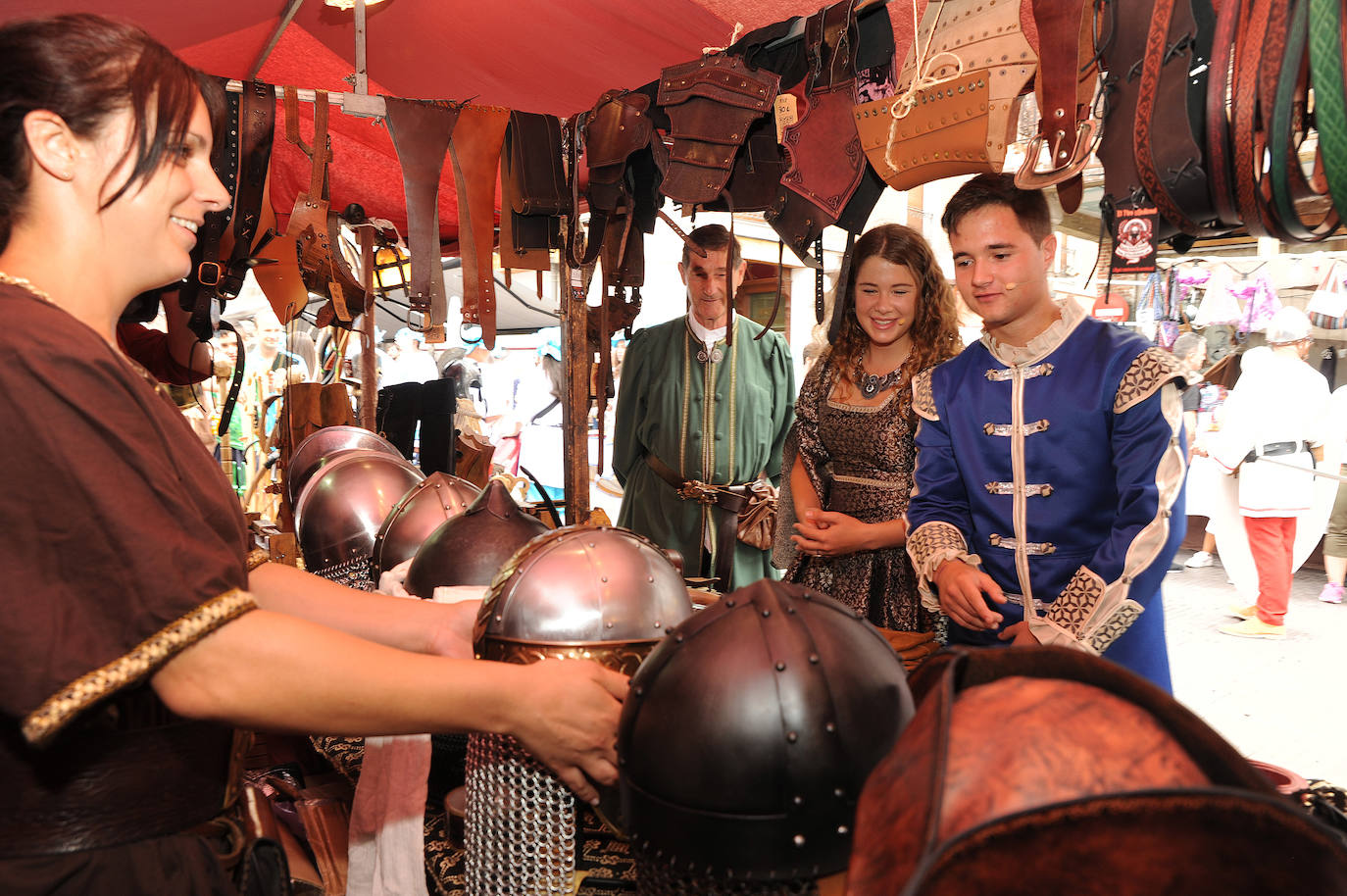 Fotos: Desfile de la reina Isabel y su hermano Alfonso en la Feria Renacentista de Medina del Campo