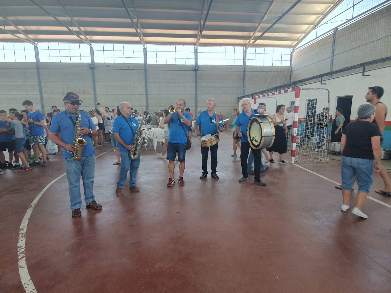 Fotos: Paellada en Linares de Riofrío