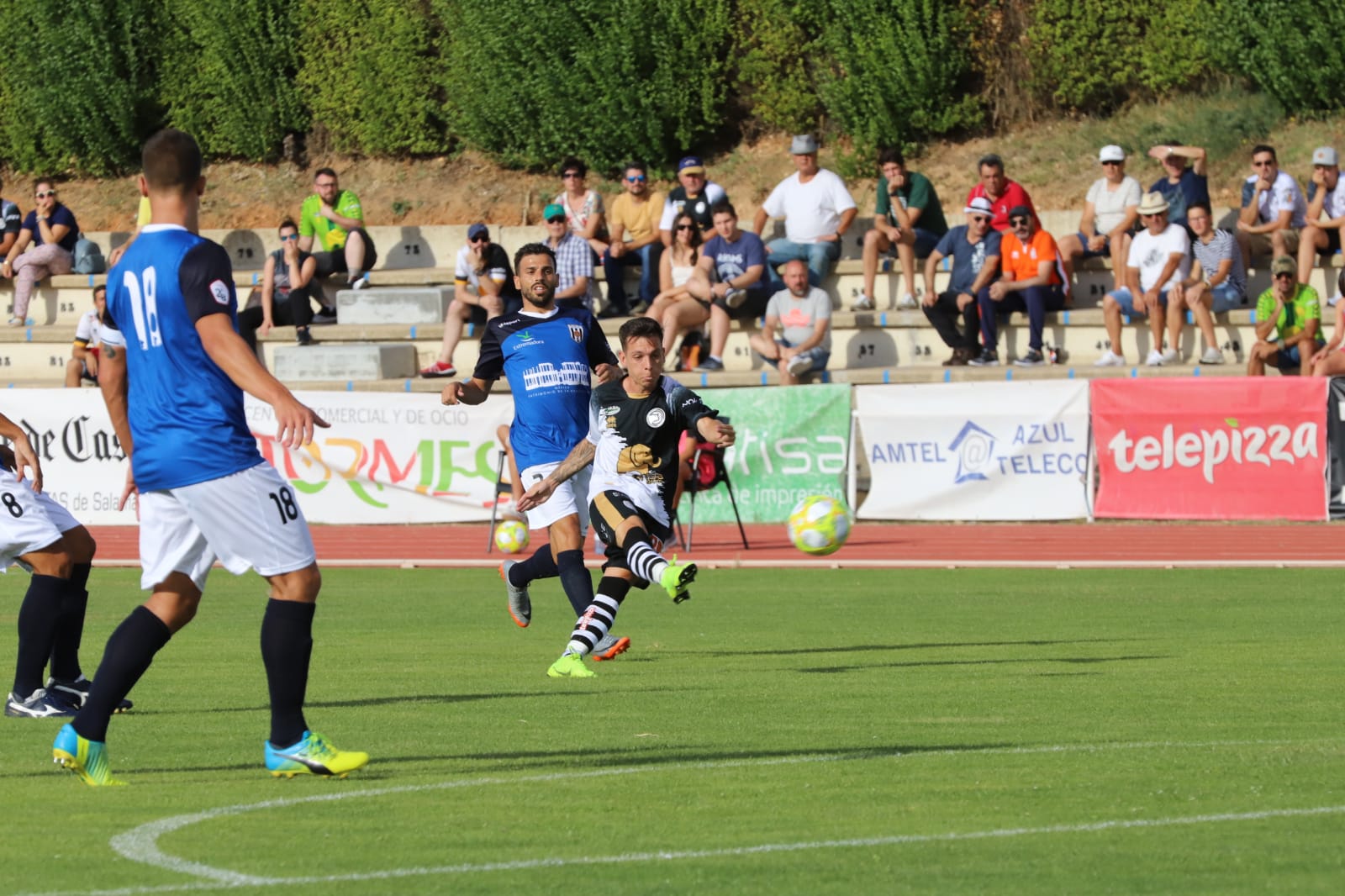 El Mérida, con dos exunionistas en sus filas, Cristo Medina y Diego del Castillo, ha sido el rival elegido para cerrar la pretemporada en Salamanca por parte del Unionista, en un partido con goles y que ha servido para afinar la puesta a punto del equipo charro. 