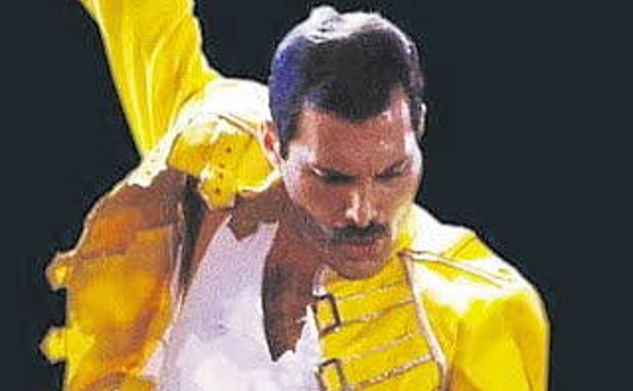 Freddie Mercury en el concierto de Wembley en 1986. 