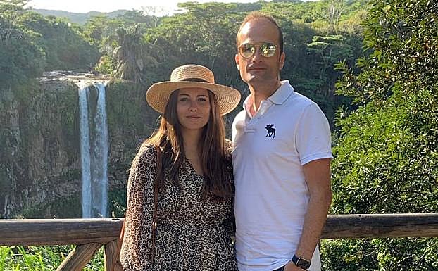 Natalia Sánchez y Luis Fernando Zúñiga, pasajeros del vuelo A330-343. 