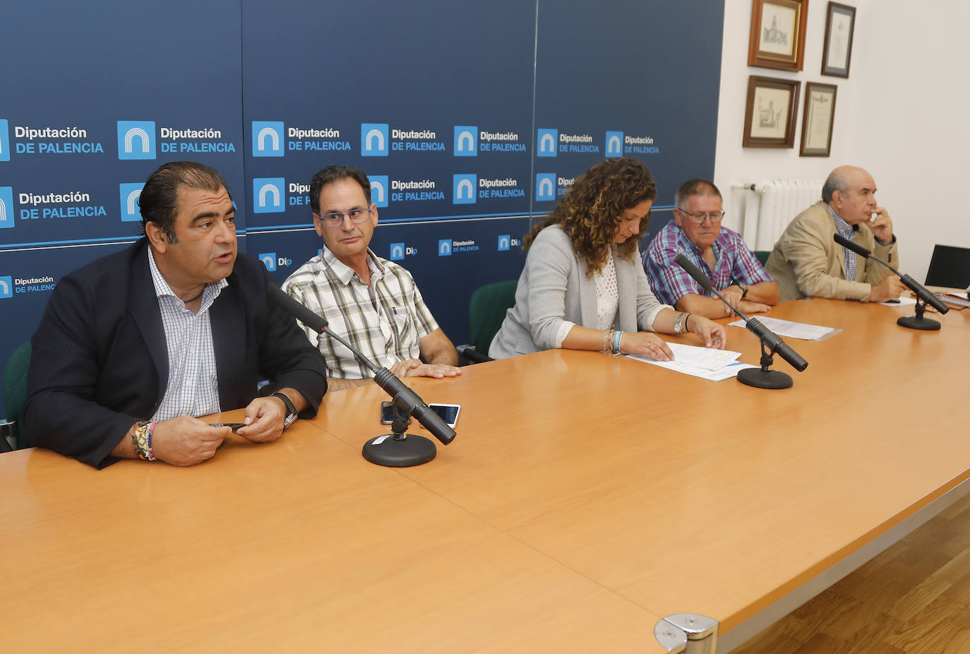 Adolfo Palacios, Luis Fernando Vela, Carolina Valbuena, Arcadio Tarilonte y Rafael Martínez, durante la presentación del evento esta mañana. 