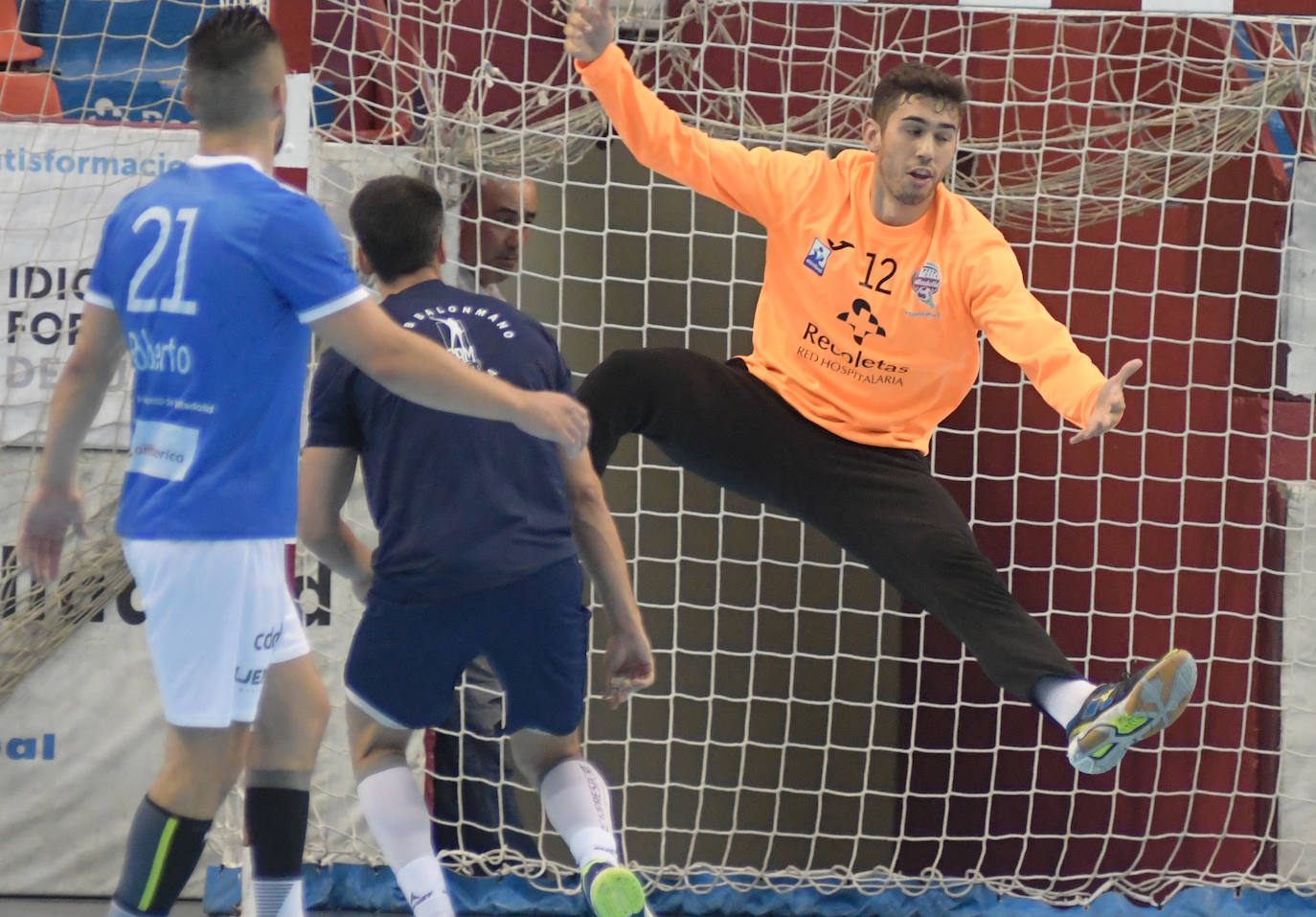 Fotos: Partido de pretemporada entre el Recoletas y el BM Zamora