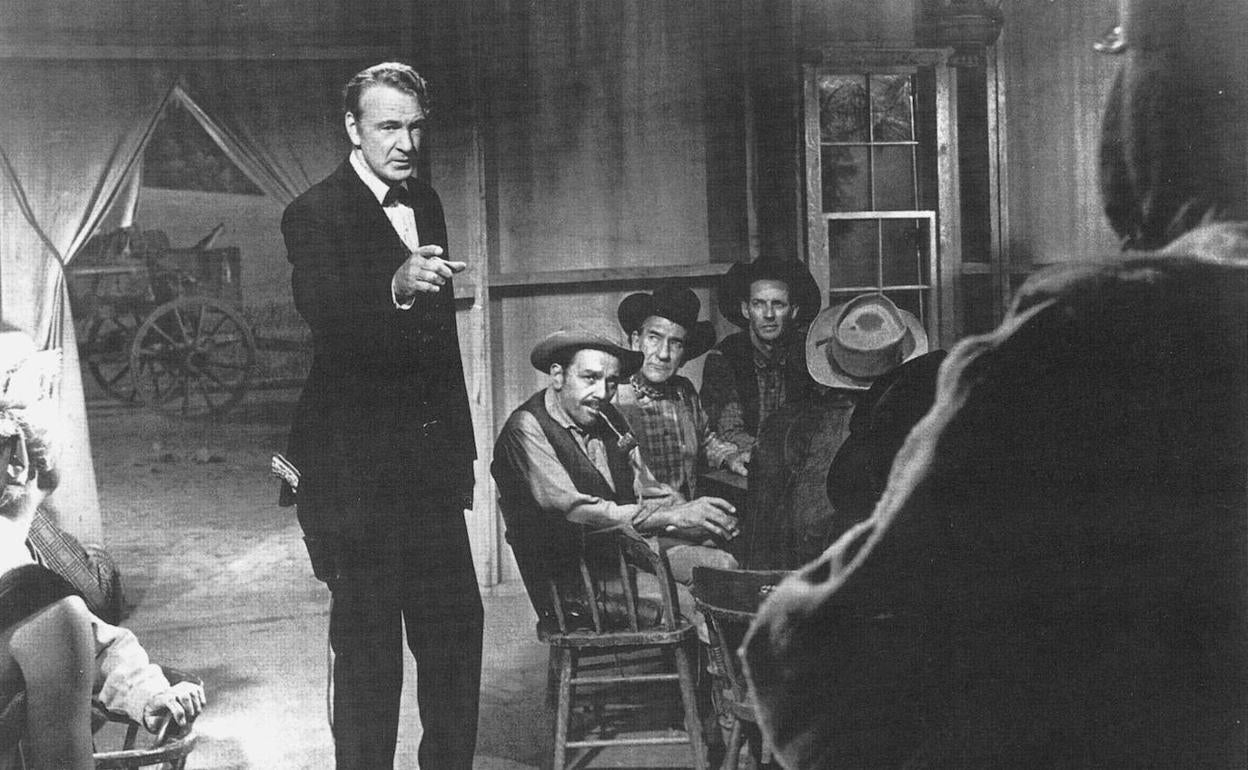 Fotograma de 'El árbol del ahorcado', con Gary Cooper.