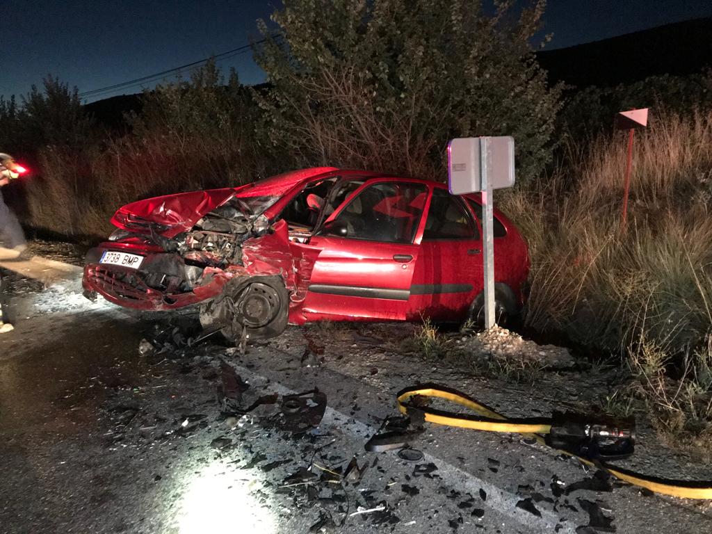 Fotos: Dos conductores heridos tras chocar frontalmente en la provincia de Valladolid