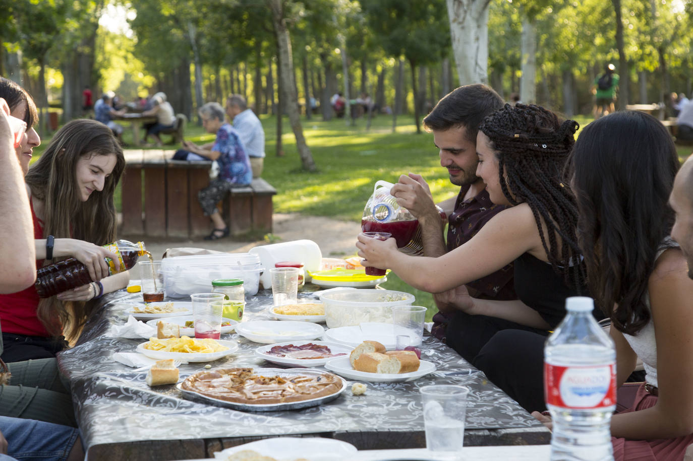 Fotos: Relax, brisca y merienda para el Ribera de Castilla de Valladolid