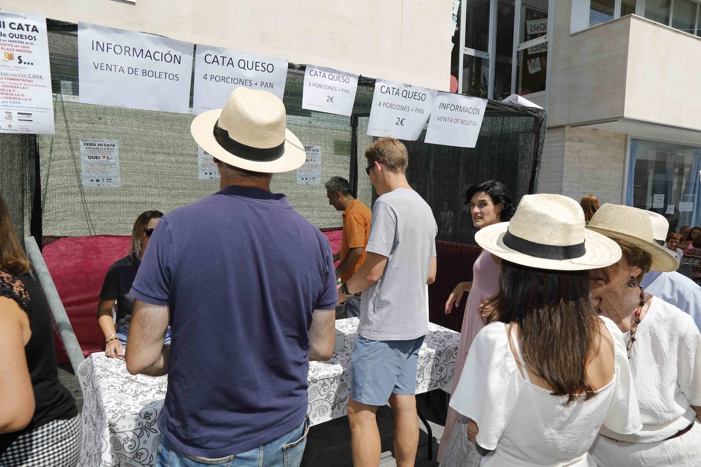 Más de 1.500 visitantes disfrutan de oferta de dos elaboradoras locales, una de Tudela y otra de Cantabria