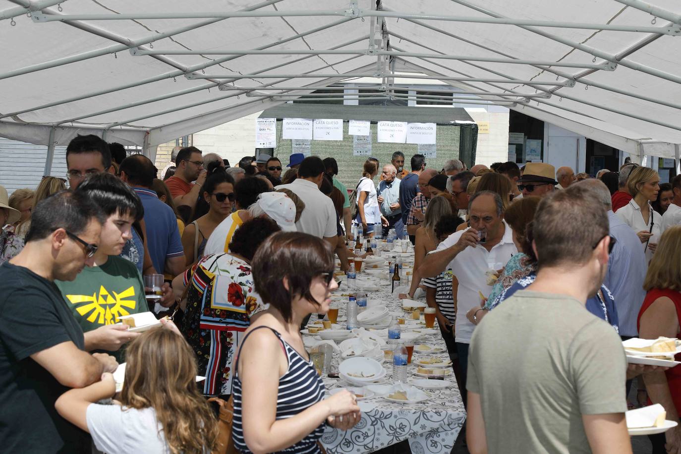 Más de 1.500 visitantes disfrutan de oferta de dos elaboradoras locales, una de Tudela y otra de Cantabria