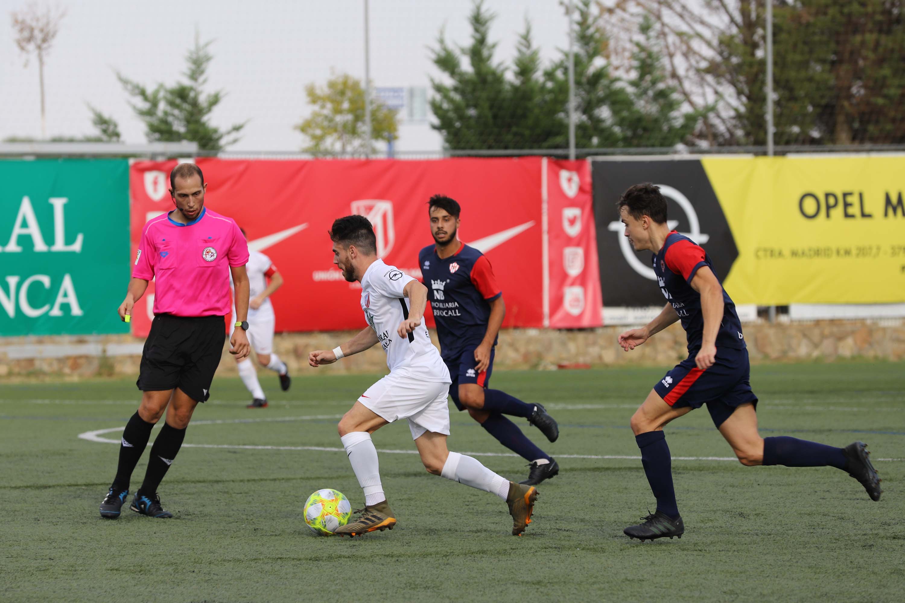 El Santa Marta arranca la temporada con triunfo merced a un gran partido ante el Bembibre, al que se impuso por 2-0 con goles de Lerma y Montes. 