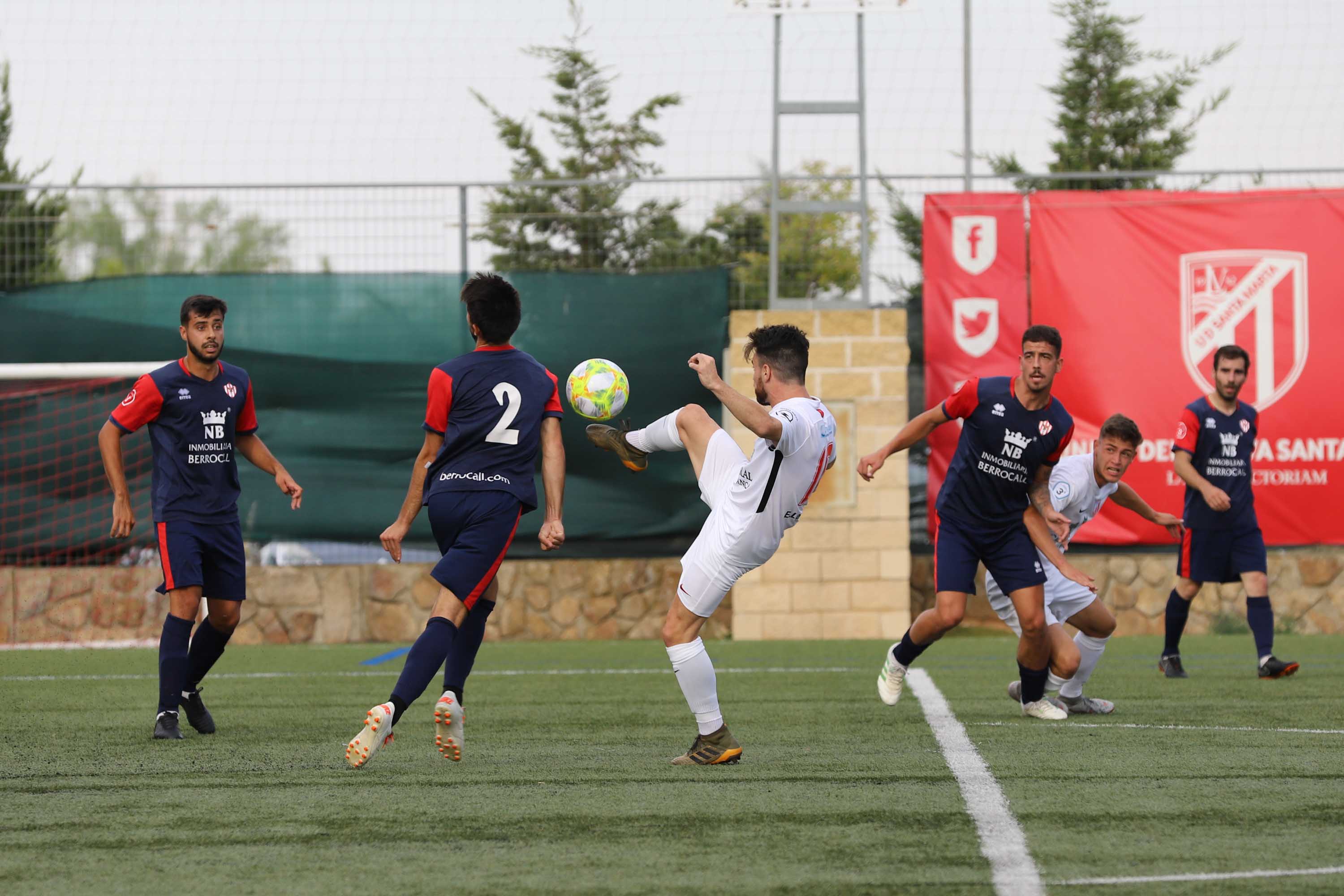 El Santa Marta arranca la temporada con triunfo merced a un gran partido ante el Bembibre, al que se impuso por 2-0 con goles de Lerma y Montes. 