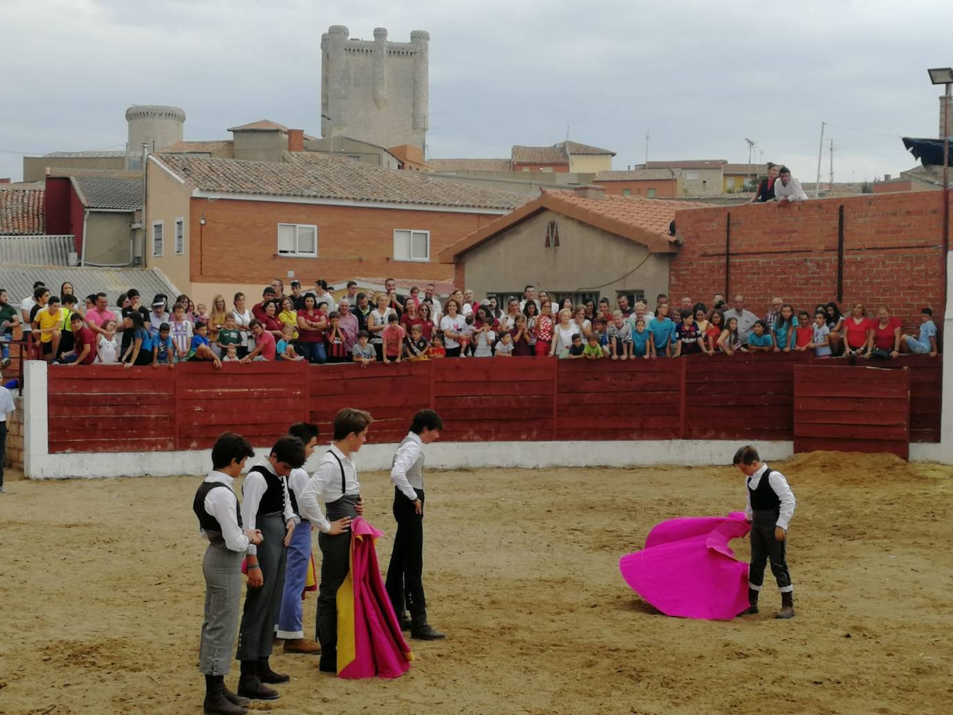 Los alumnos de la Escuela Taurina de Medina de Rioseco hicieron una demostración de su saber hacer en promoción de la tauromaquia