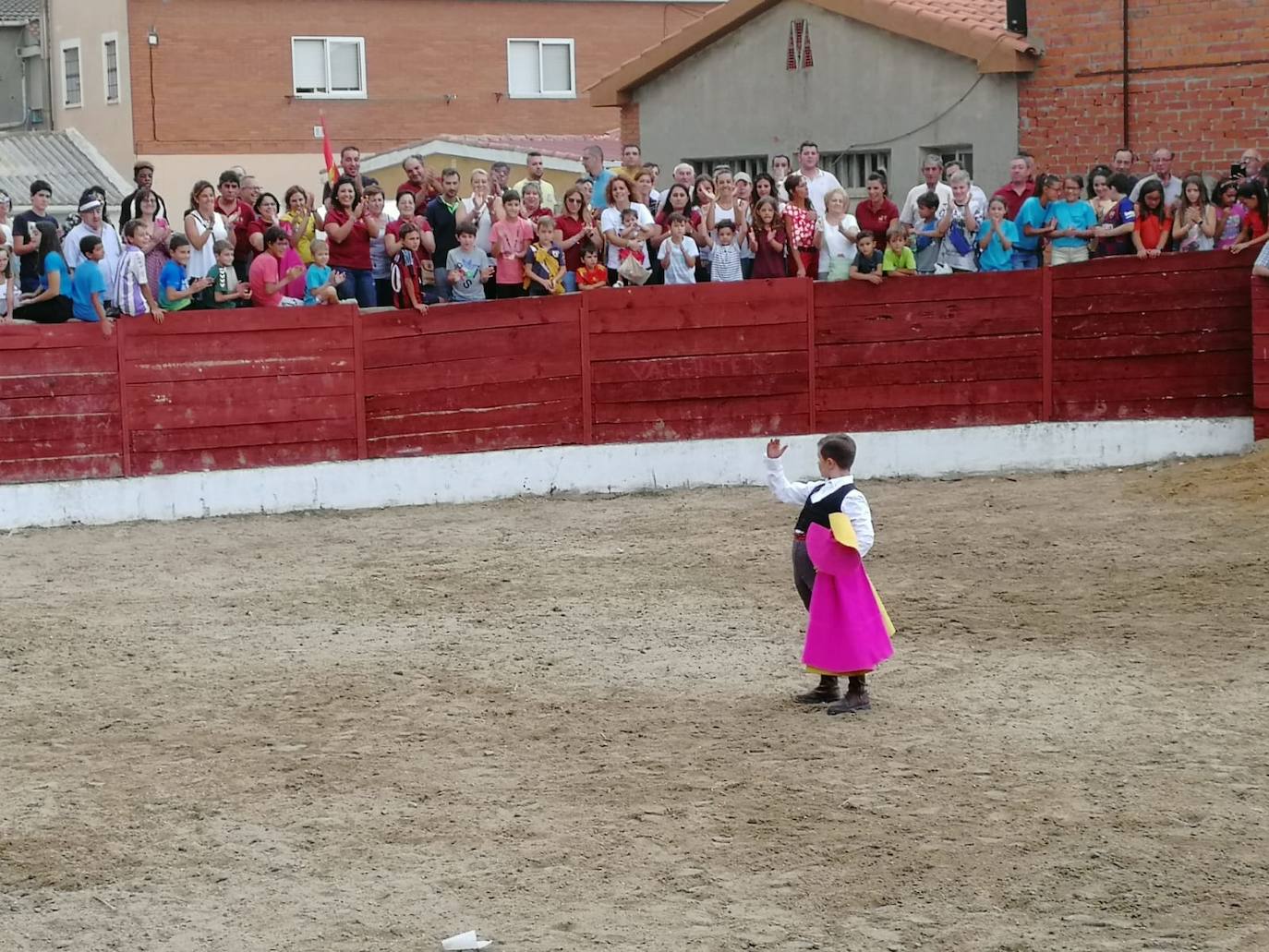 Los alumnos de la Escuela Taurina de Medina de Rioseco hicieron una demostración de su saber hacer en promoción de la tauromaquia