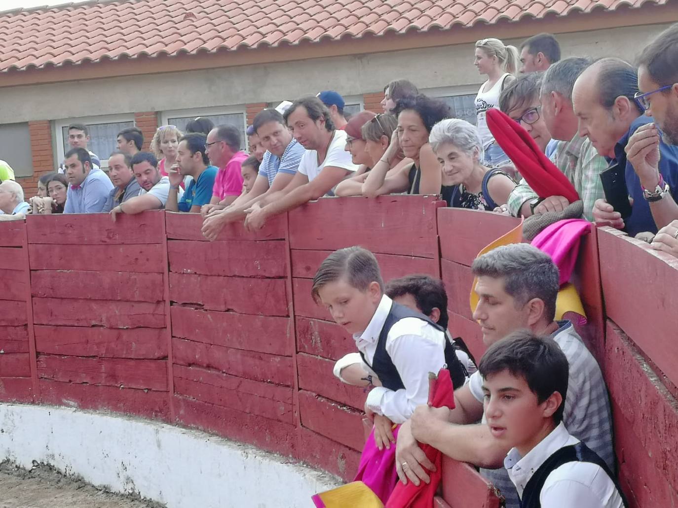 Los alumnos de la Escuela Taurina de Medina de Rioseco hicieron una demostración de su saber hacer en promoción de la tauromaquia