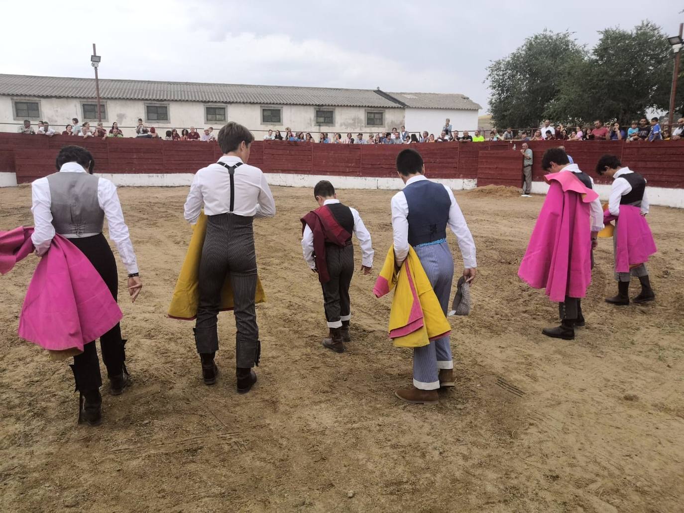 Los alumnos de la Escuela Taurina de Medina de Rioseco hicieron una demostración de su saber hacer en promoción de la tauromaquia