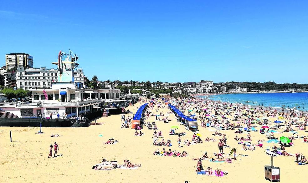 La playa de El Sardinero, en color.