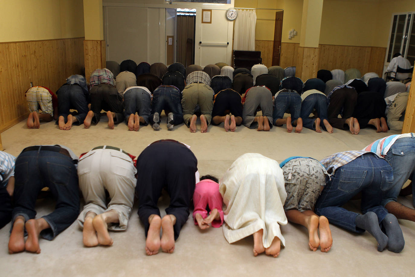 Rezos en una mezquita de Pajarillos, en Valladolid. 