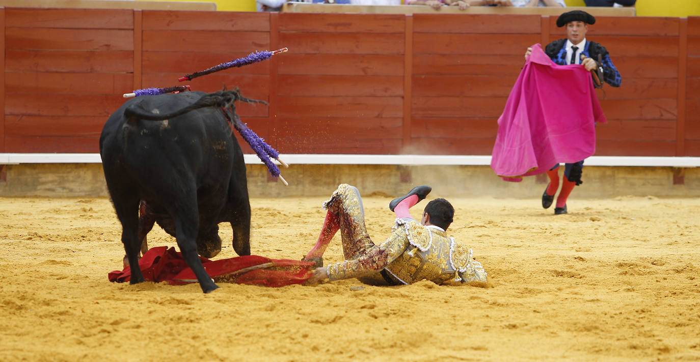 Fotos: La cogida de Paco Urueña en la Plaza de Toros de Palencia