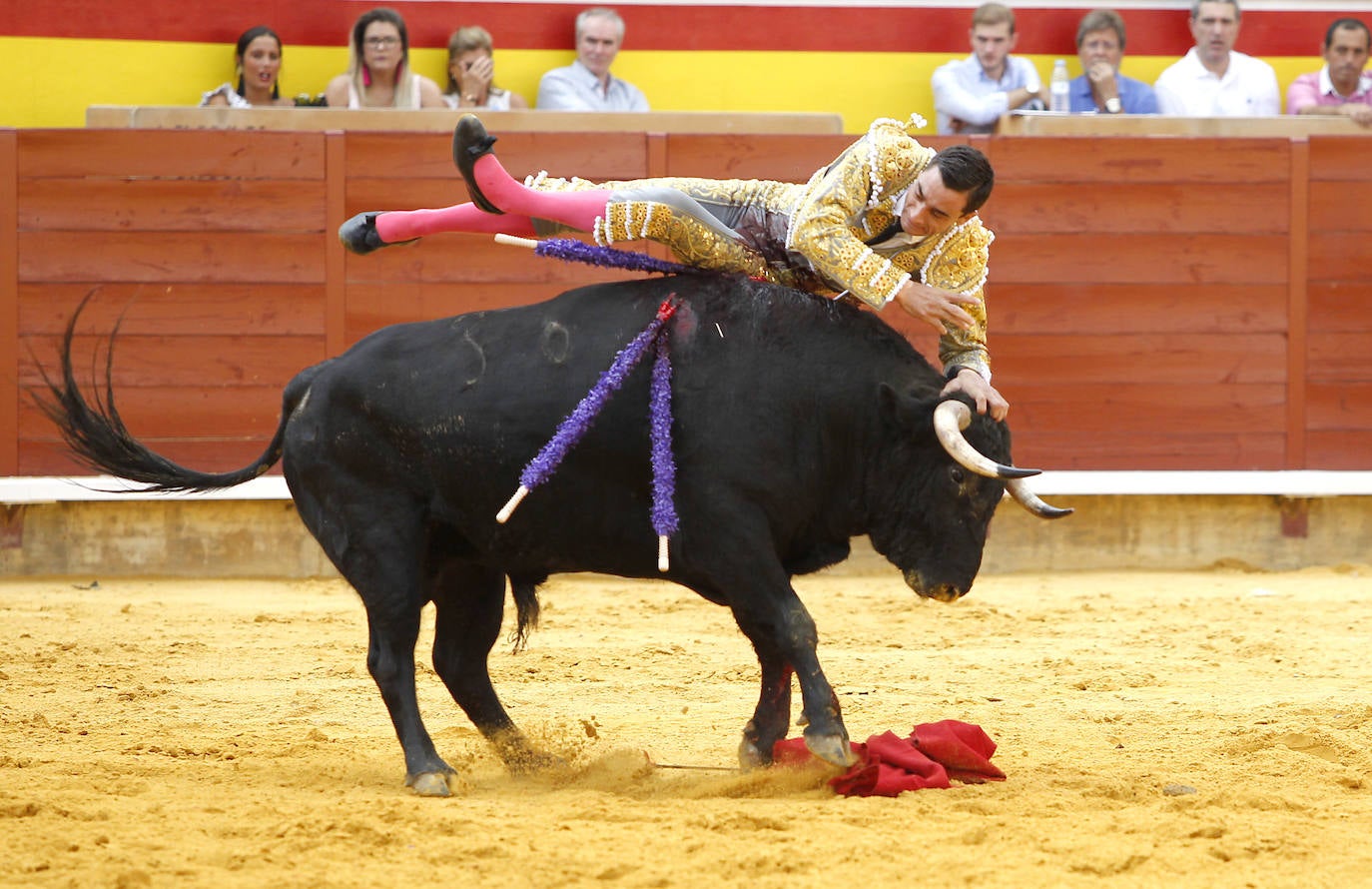 Fotos: La cogida de Paco Urueña en la Plaza de Toros de Palencia