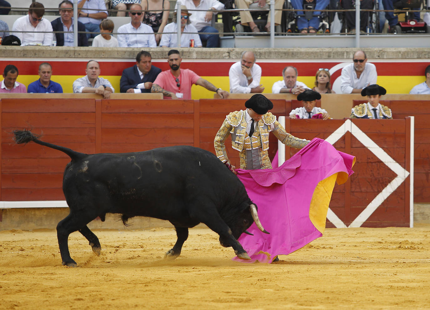 Fotos: Primera de abono de las Ferias y Fiestas de San Antolín 2019