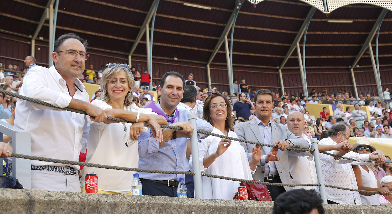 Fotos: Público en la primera de abono de la Feria de San Antolín de Palencia 2019