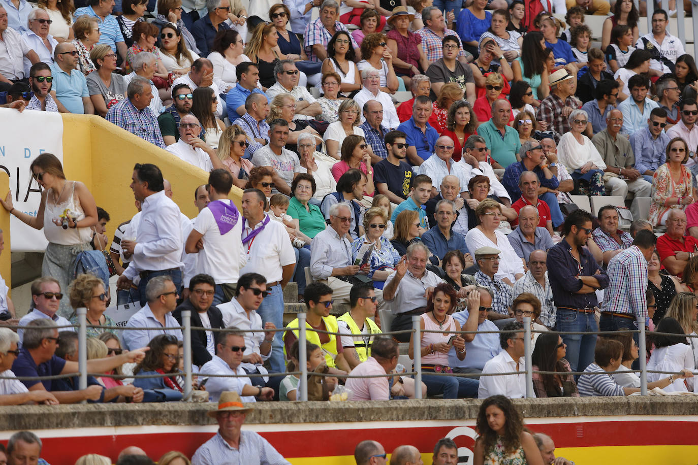 Fotos: Público en la corrida de rejones