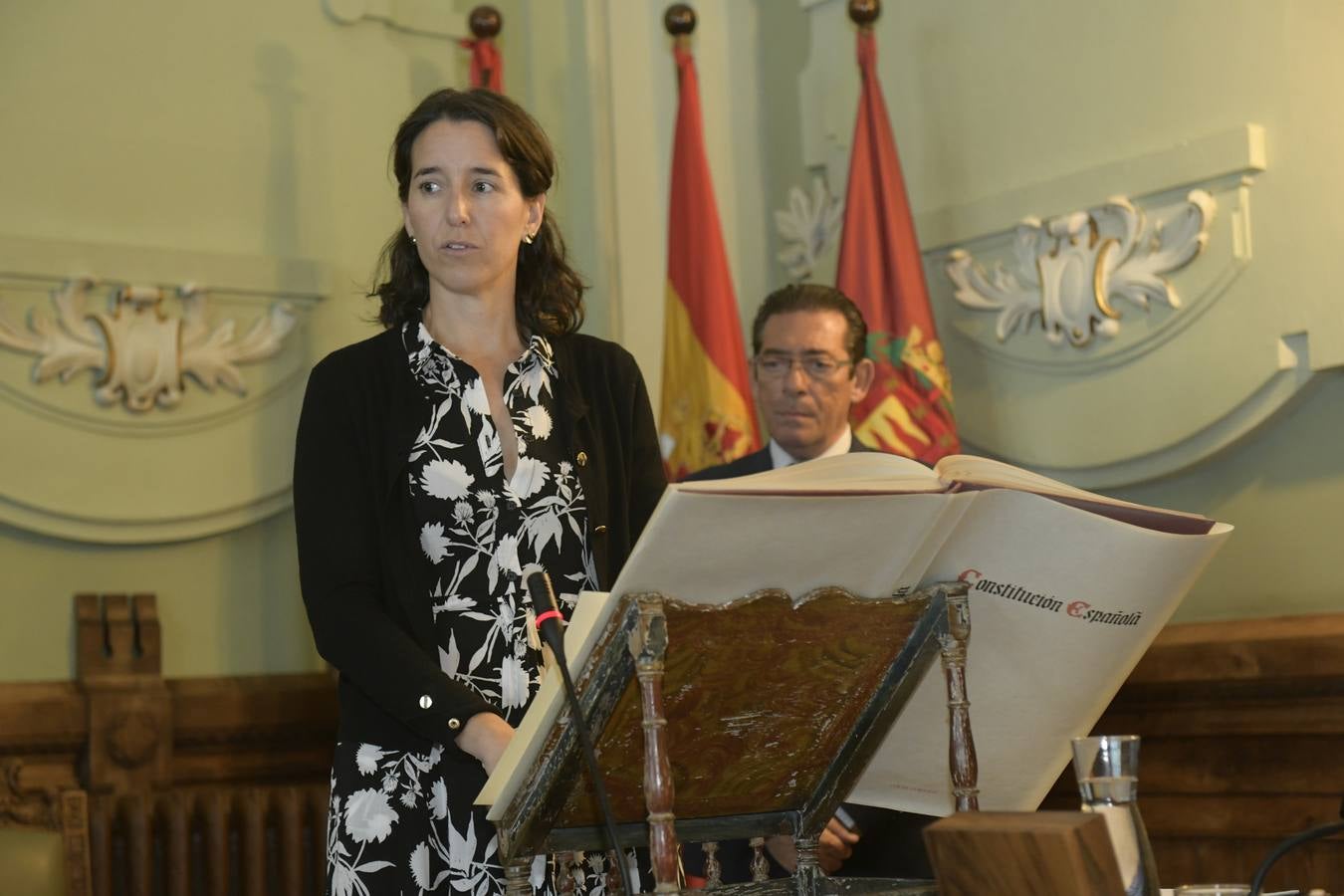 El concejal del Grupo municipal Popular y exvicepresidente de la Junta, José Antonio De Santiago-Juárez, ha asegurado en el pleno que apoya al alcalde de Valladolid en la reivindicación de más fondos para la ciudad «porque es la capital y porque tiene más habitantes»