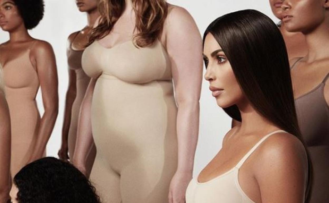 Kim Kardashian elige a una expresidiaria como modelo de su nueva firma de fajas