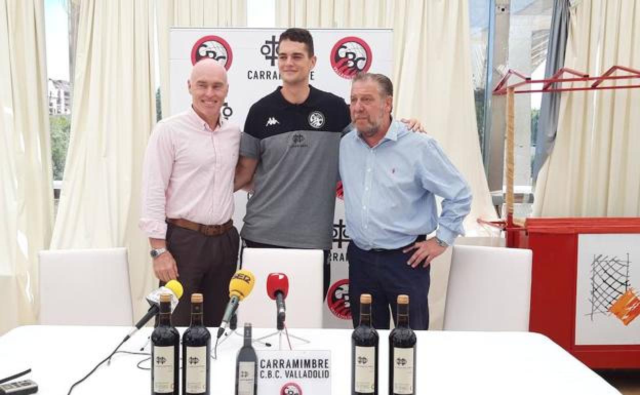 Mike Hansen, Juan Rubio y Kichi Cadenas. 