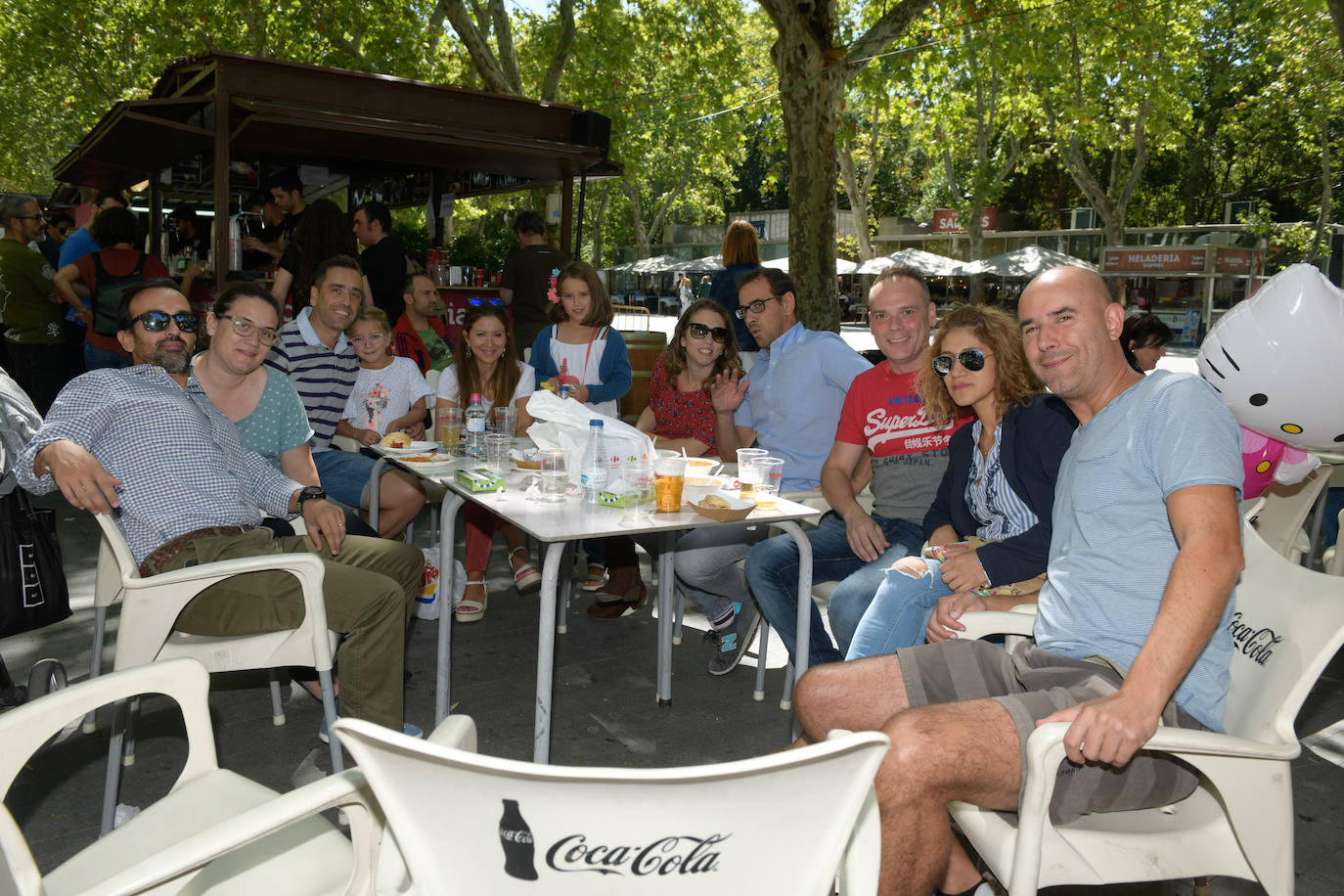 Fotos: Ambiente en las casetas de la feria de día
