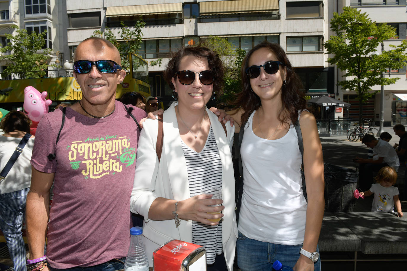 Fotos: Ambiente en las casetas de la feria de día