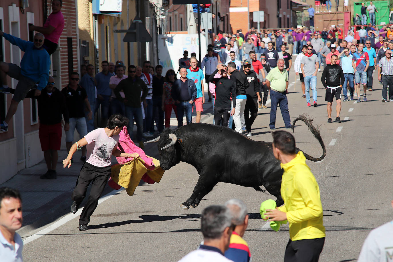 Fotos: Primer encierro en las fiestas de Nava del Rey