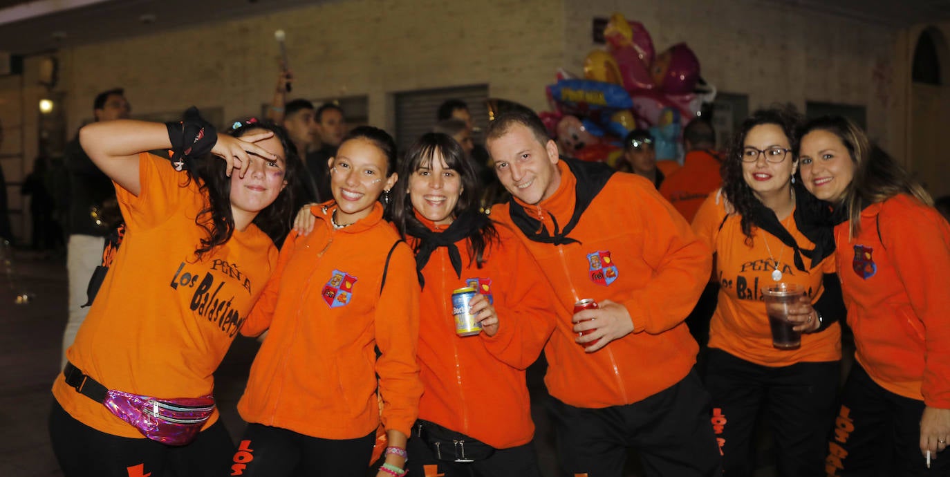 Fotos: Desfile de peñas en la Calle Mayor de Palencia