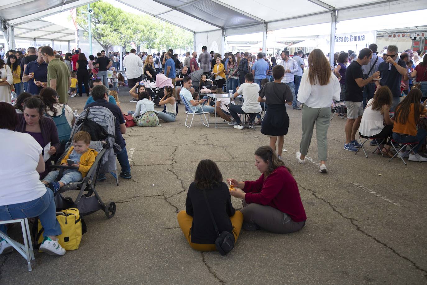 Fotos: Bocados y folclore de toda España en las casetas regionales