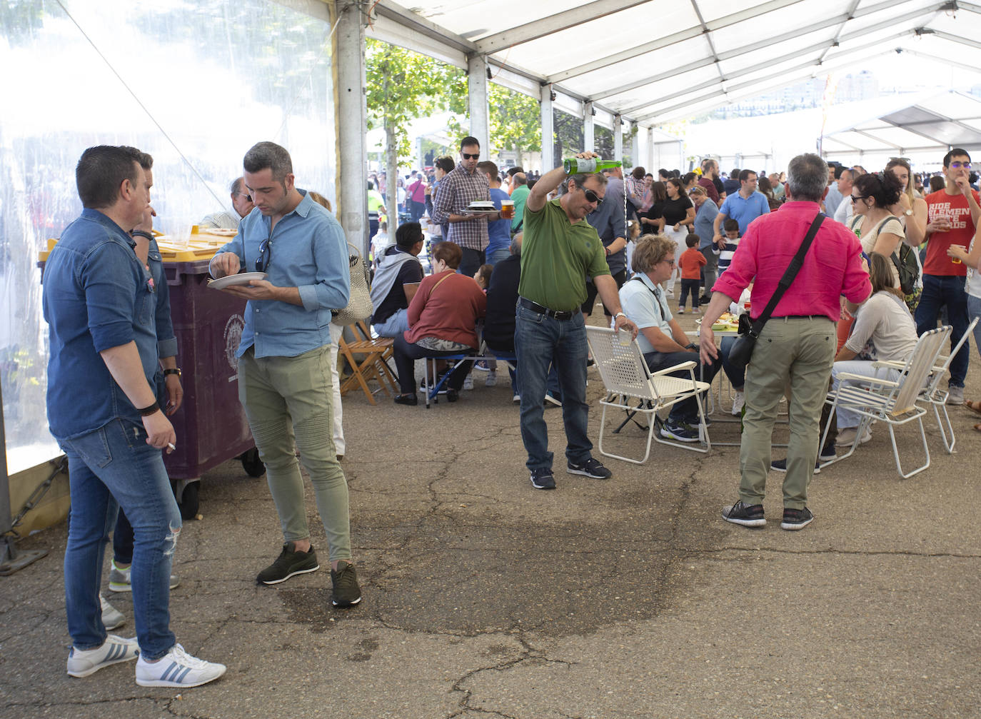 Fotos: Bocados y folclore de toda España en las casetas regionales