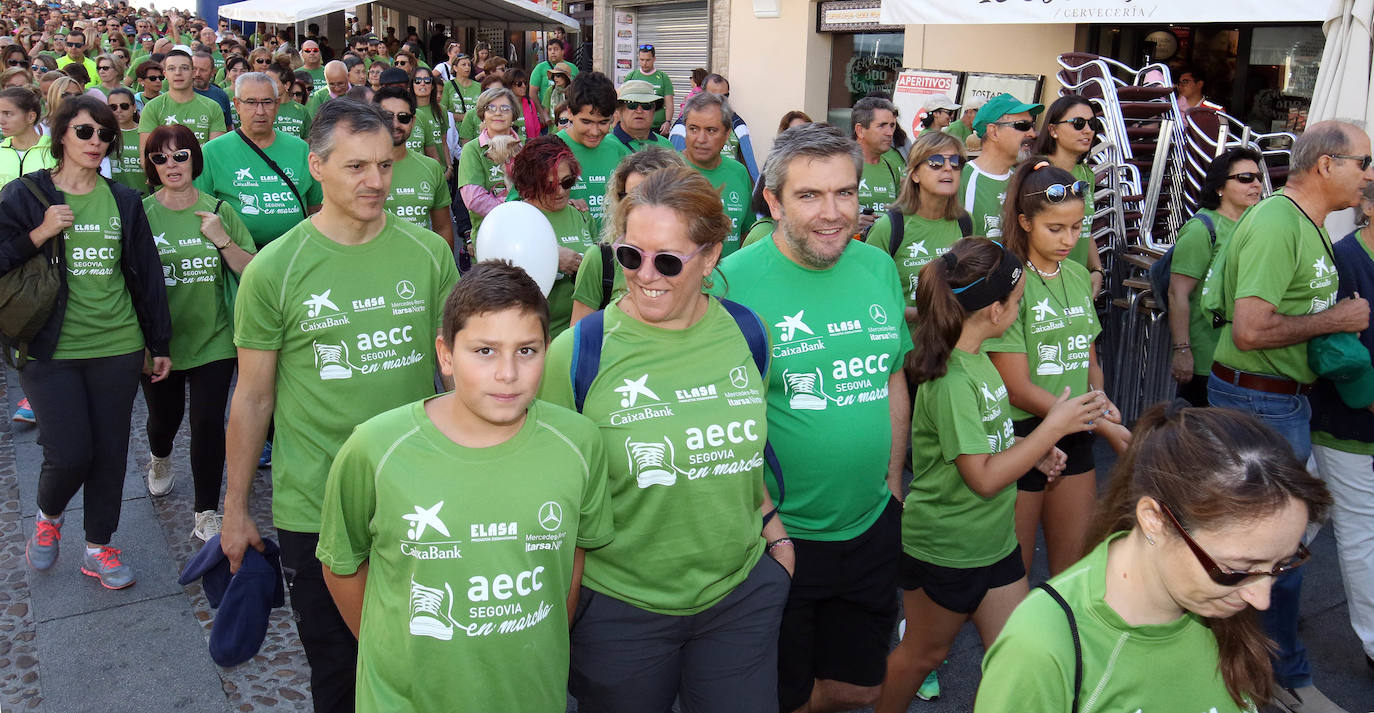 Fotos: VI Marcha contra el Cáncer en Segovia