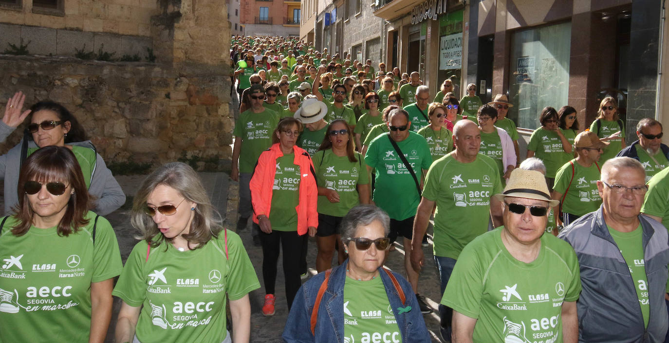 Fotos: VI Marcha contra el Cáncer en Segovia