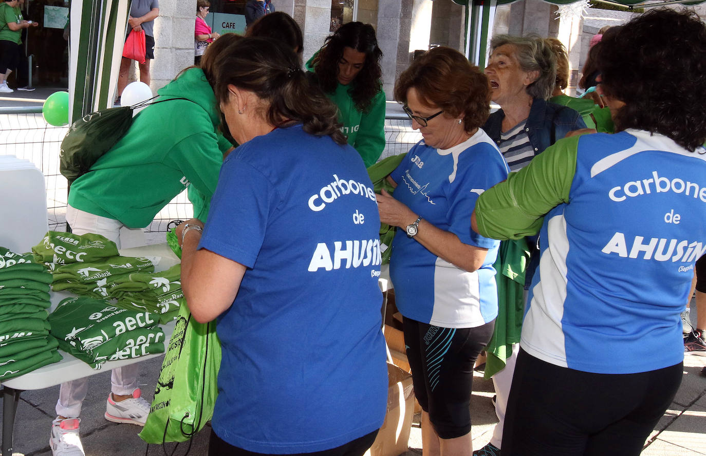 Fotos: VI Marcha contra el Cáncer en Segovia