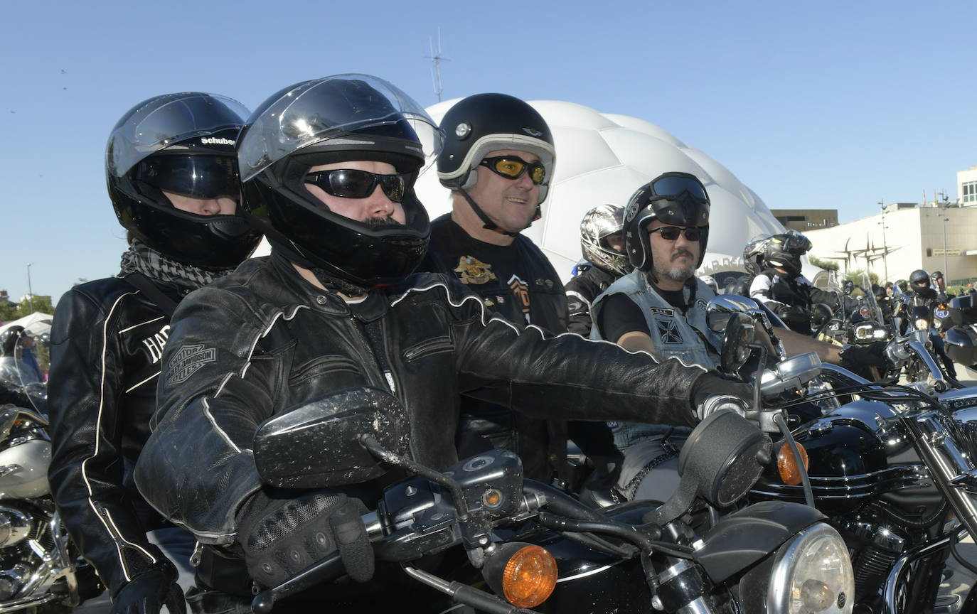 Fotos: Concentración de motos en la Cúpula del Milenio con motivo de las fiestas de Valladolid