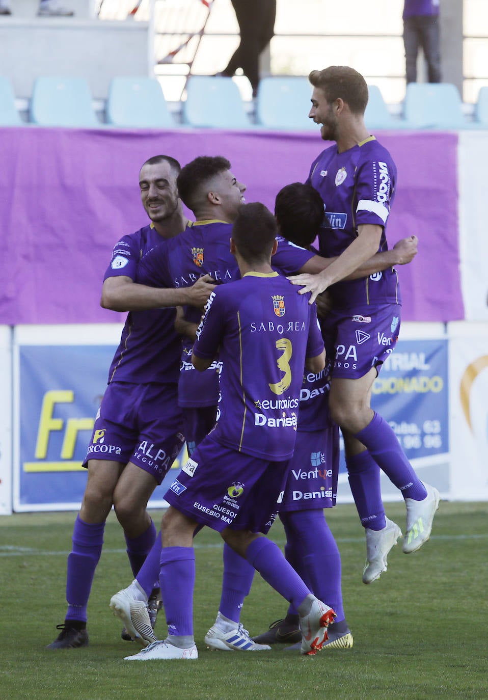 Fotos: Palencia Cristo Atlético 3 - 0 Atlético Bembibre