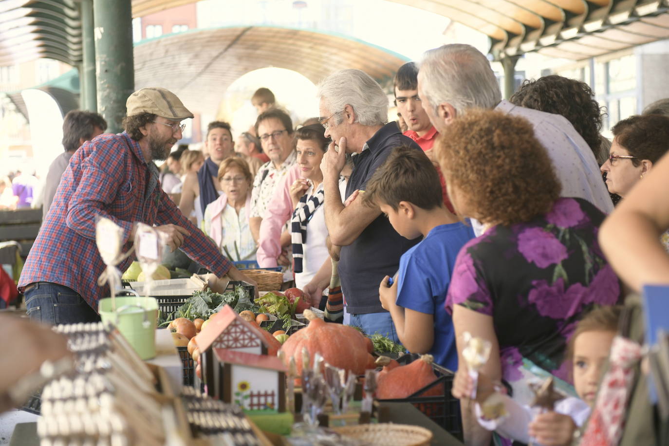Fotos: Mercado ecológico en la Plaza de España