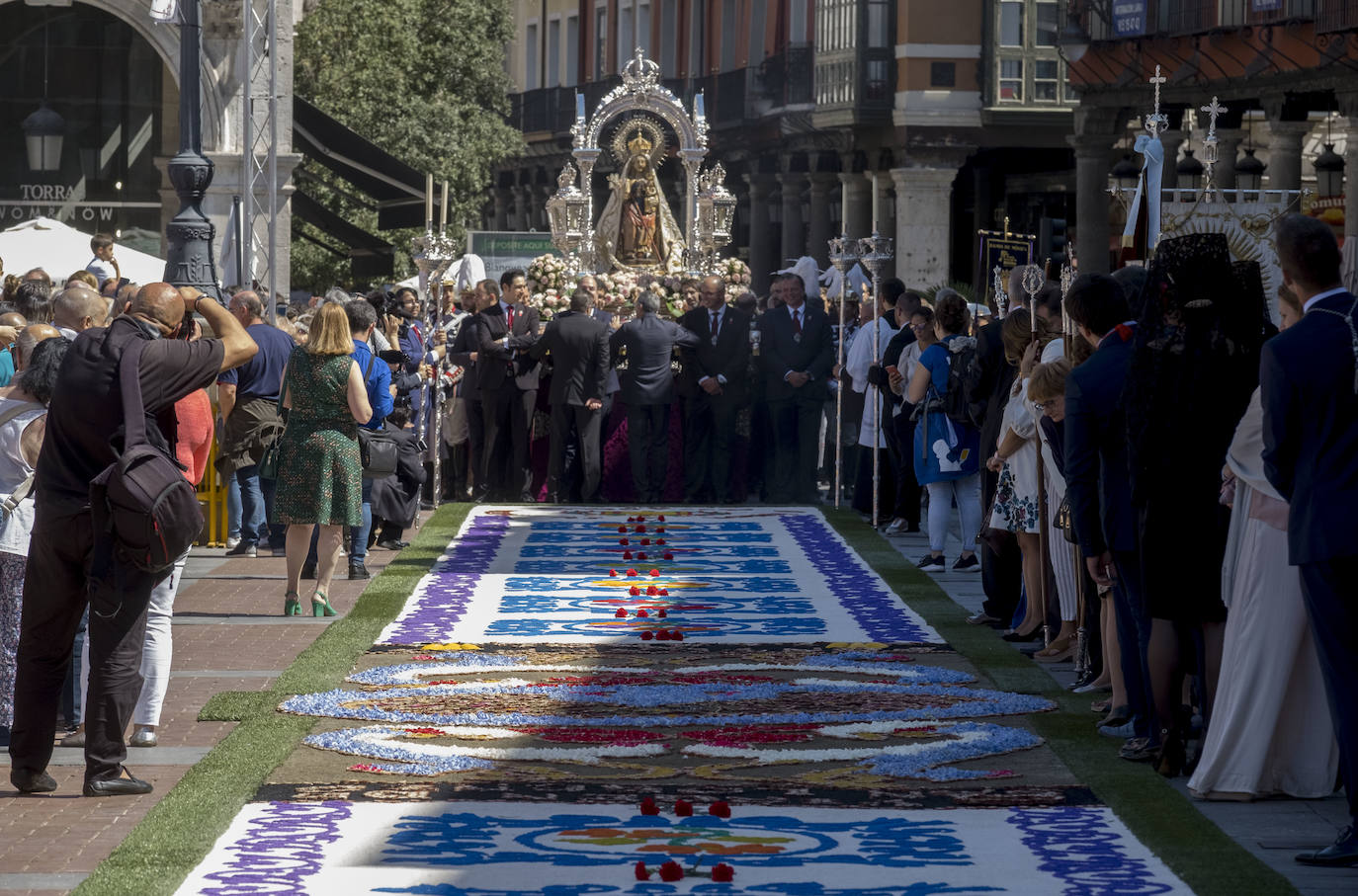 Fotos: Misa y procesión en honor a la Virgen de San Lorenzo